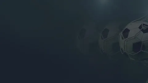 《春丽变身对决金姐！《堡垒之夜》新皮肤建模大揭秘，真人感大碰撞！》